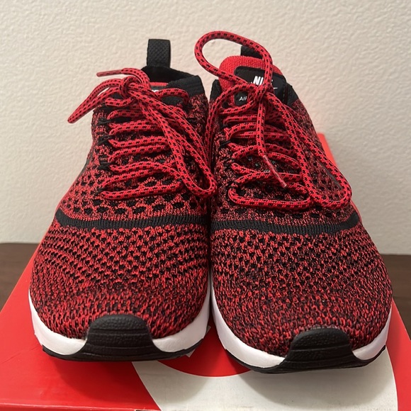 Nike shoes - Picture 3 of 4